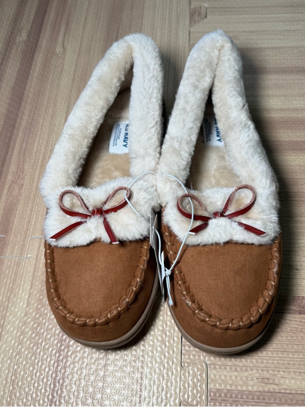 Old Navy Women's Brown Faux Suede Moccasin Slippers Size 8 Fur Lined NWT